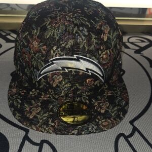 6New Era Black Floral Cap with Silver Logo size 7 1/4